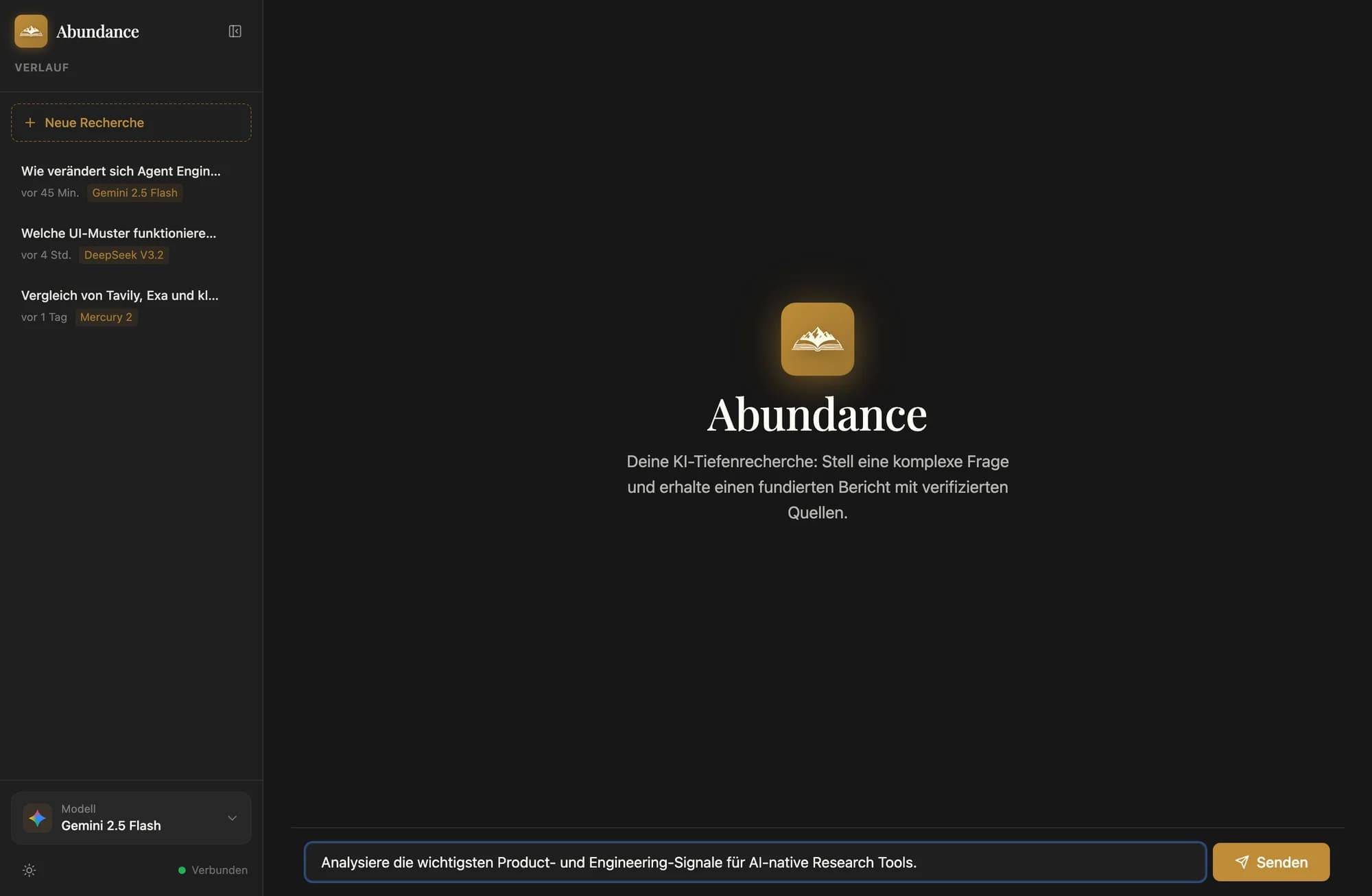 Startbildschirm von Abundance mit Verlauf bisheriger Recherchen, Modellauswahl und Eingabefeld für eine neue Frage